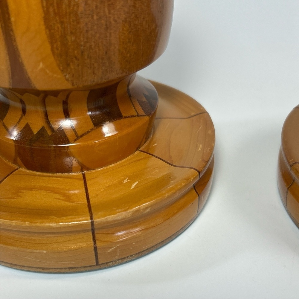 Hand turned wooden candle stick holders lacquered signed - Picture 6 of 13
